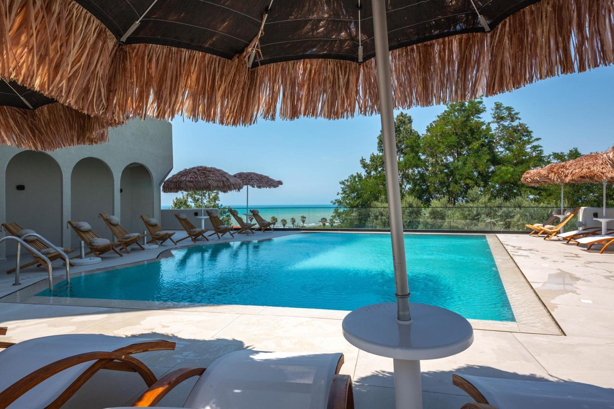 Emara Boutique Hotell 4*
