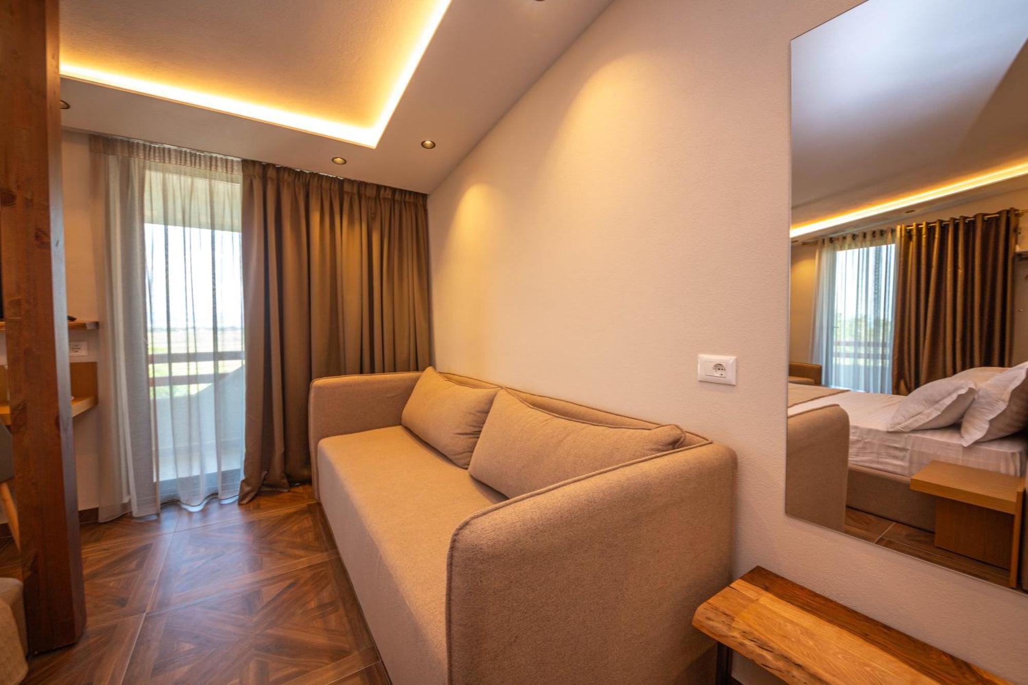 Emara Boutique Hotell Kavaje