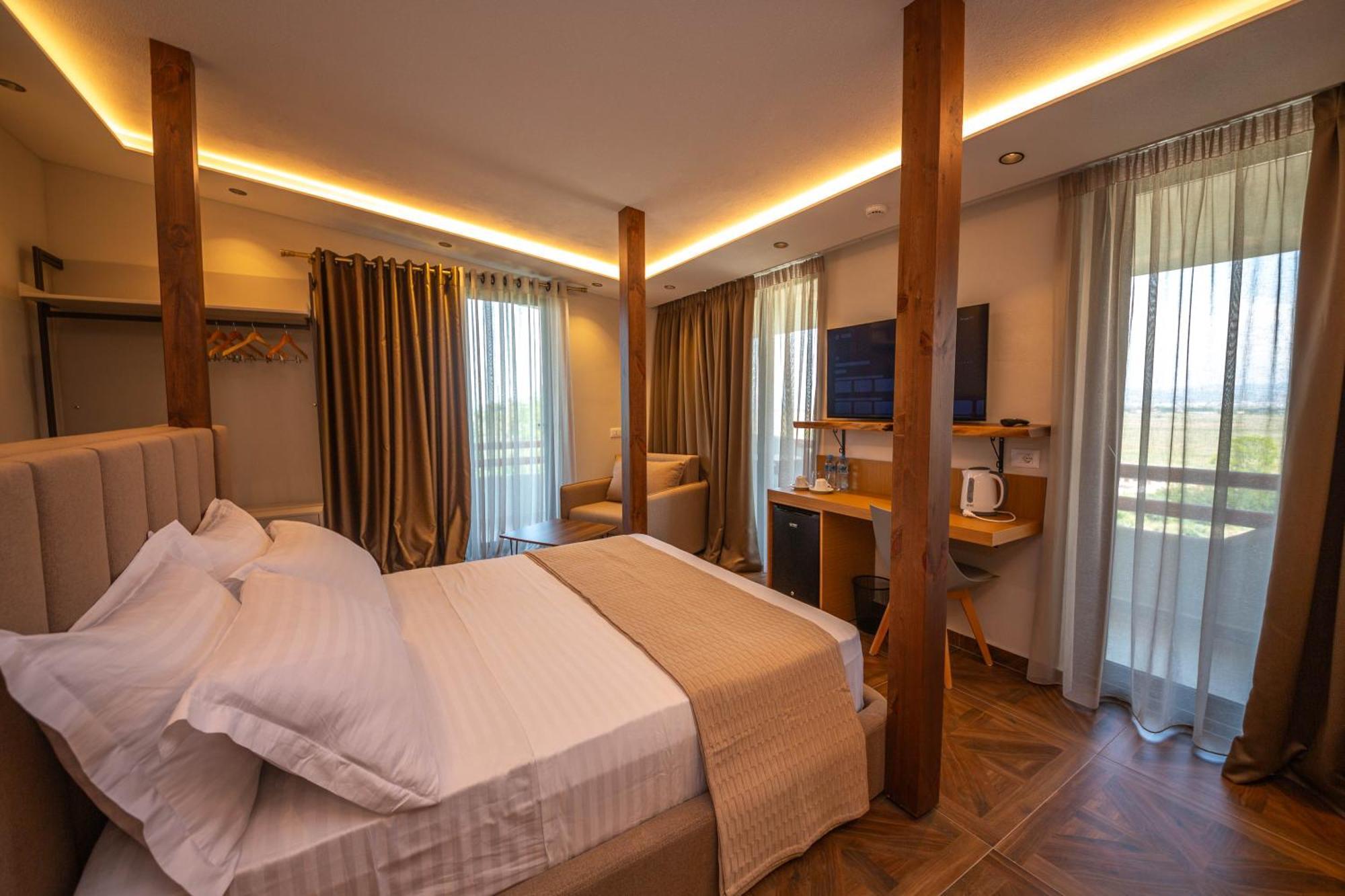 Emara Boutique Hotell Kavaje
