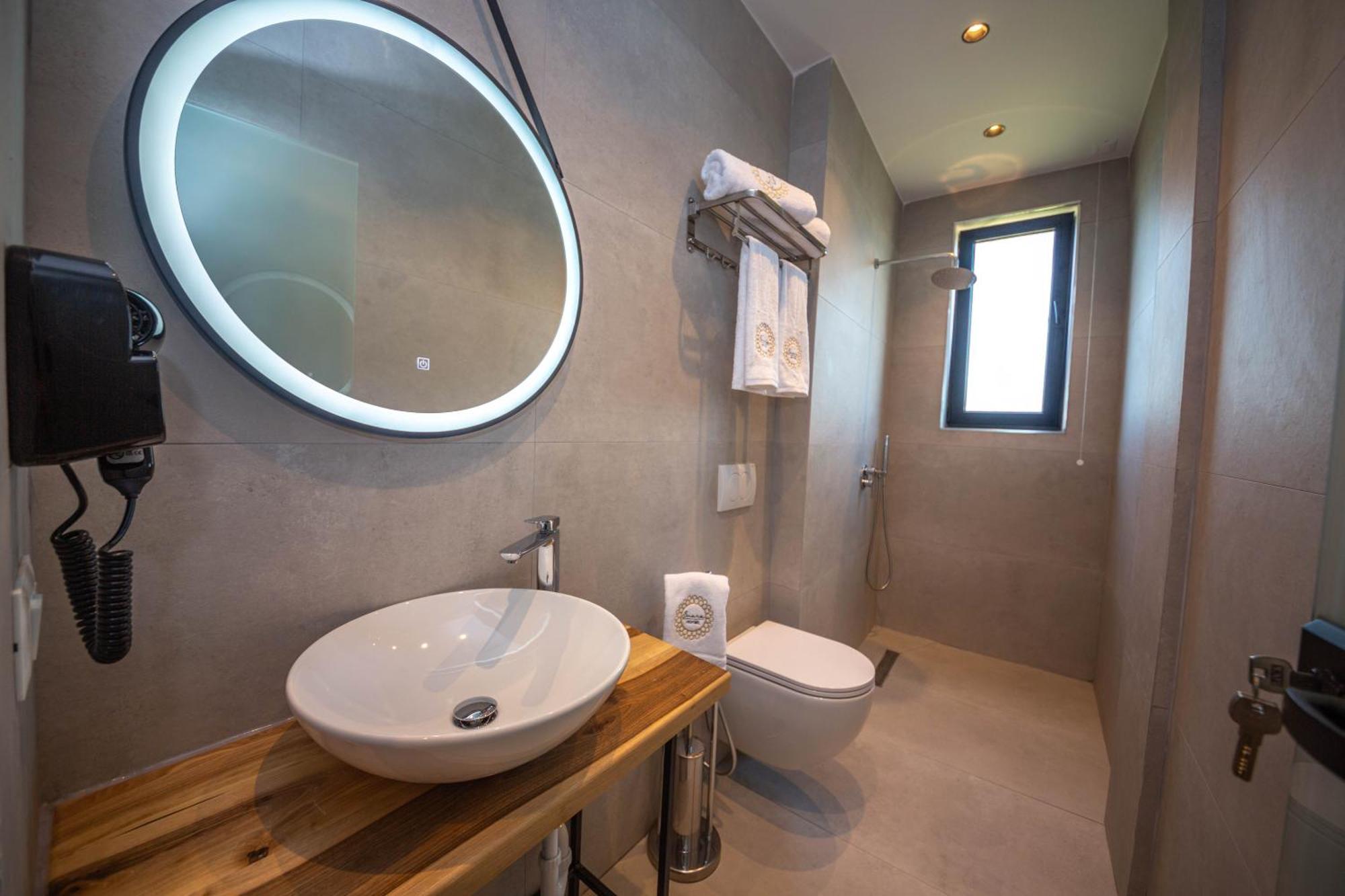 Hotell Emara Boutique 4*
