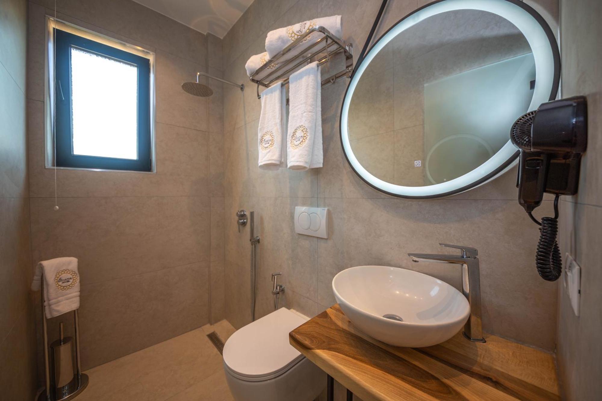Hotell Emara Boutique 4*